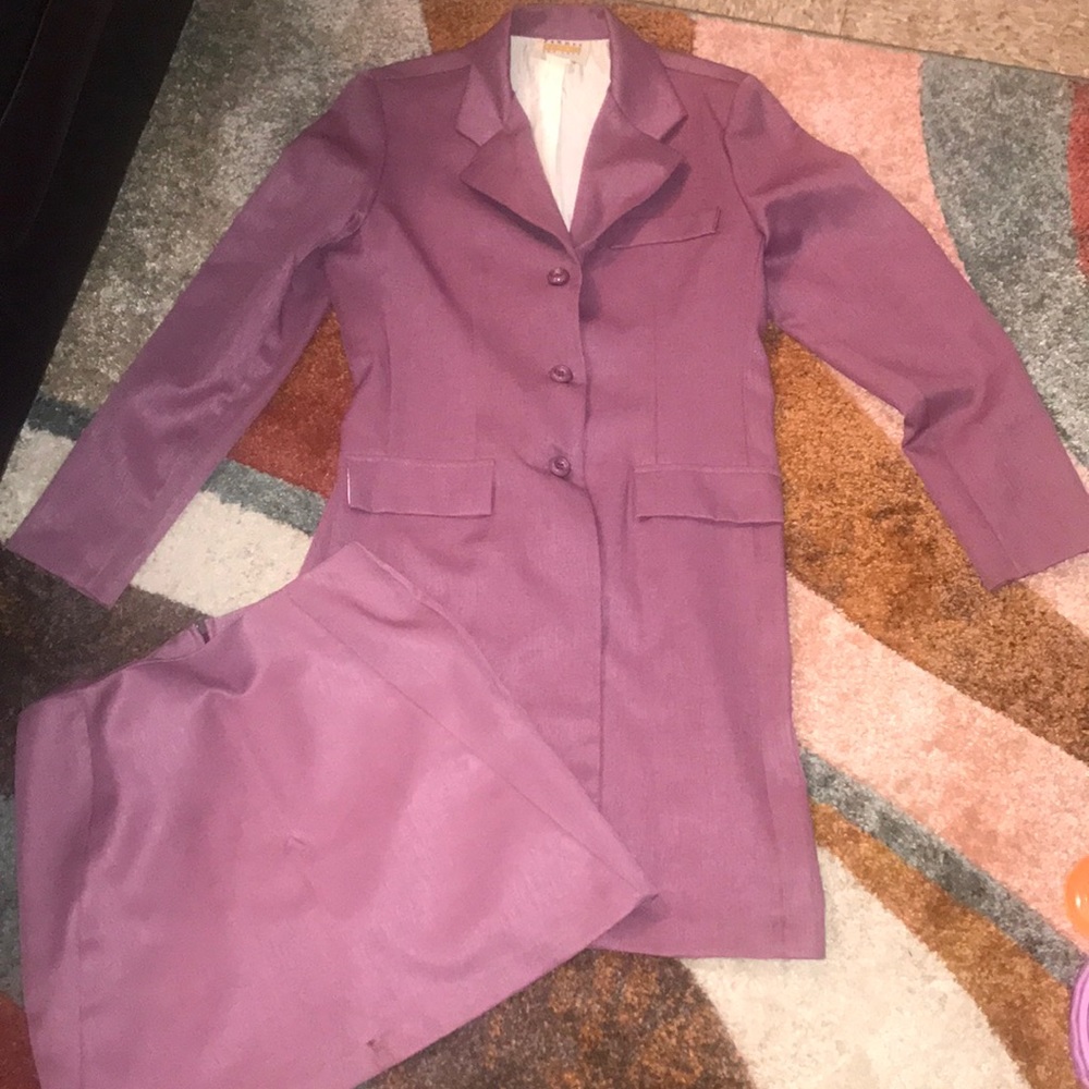 Vintage Skirt Suit 👜